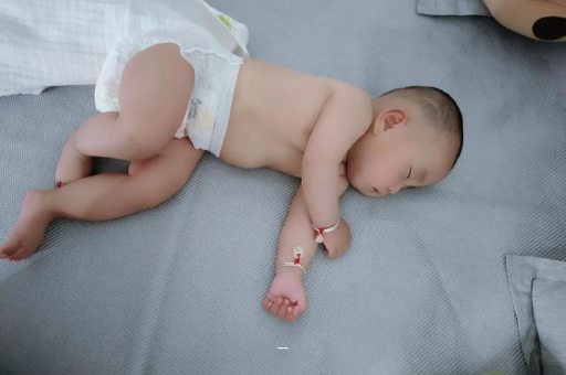 赵县宝宝老打喷嚏怎么办